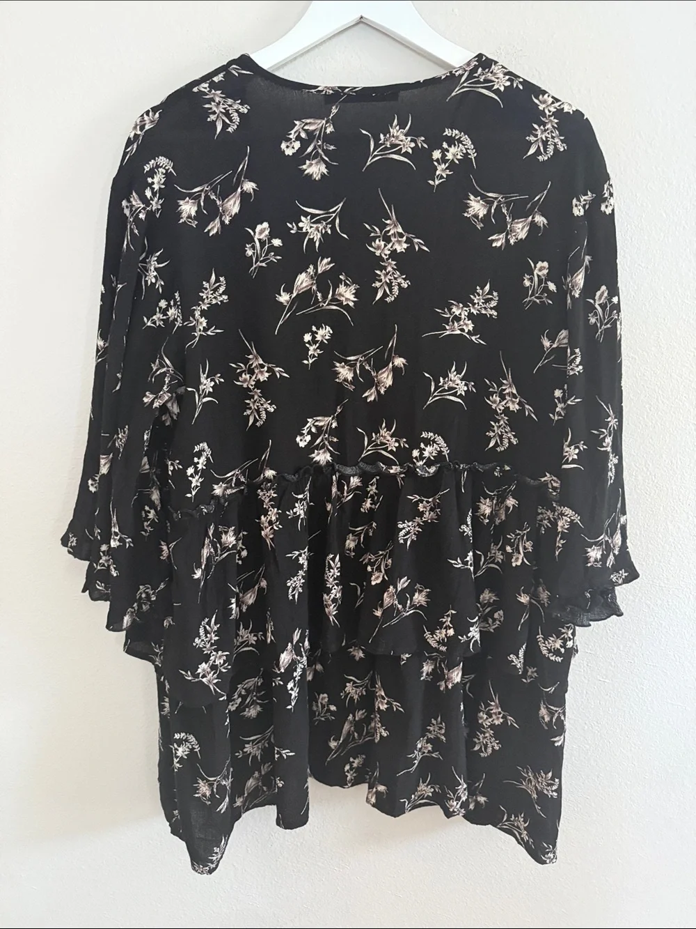 Doe & Rae Black Floral Layering Cardigan - Medium [PH0897]